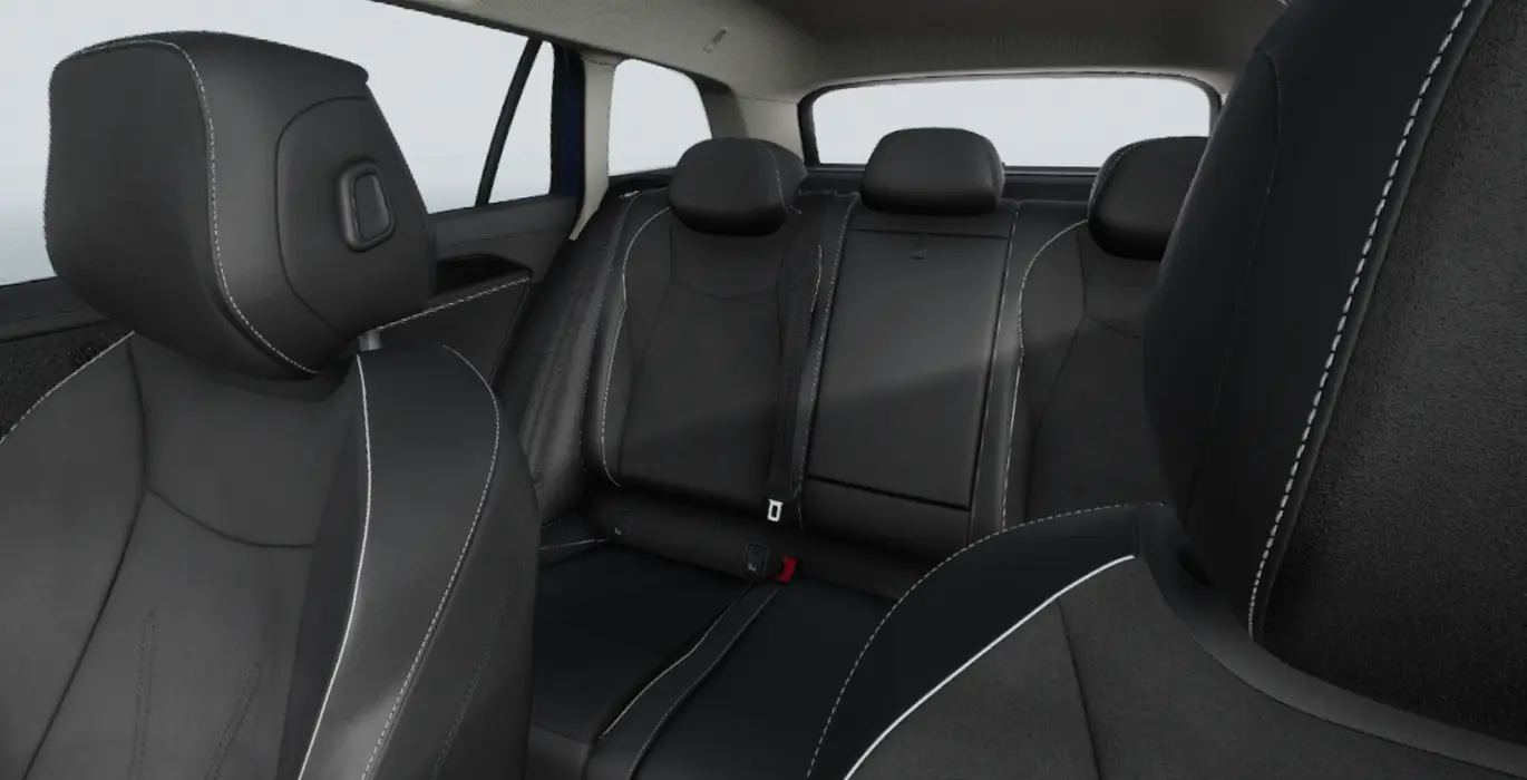 VOLKSWAGEN Passat Business 2.0 TDI 90kW DSG interior trasera 2 | Total Renting