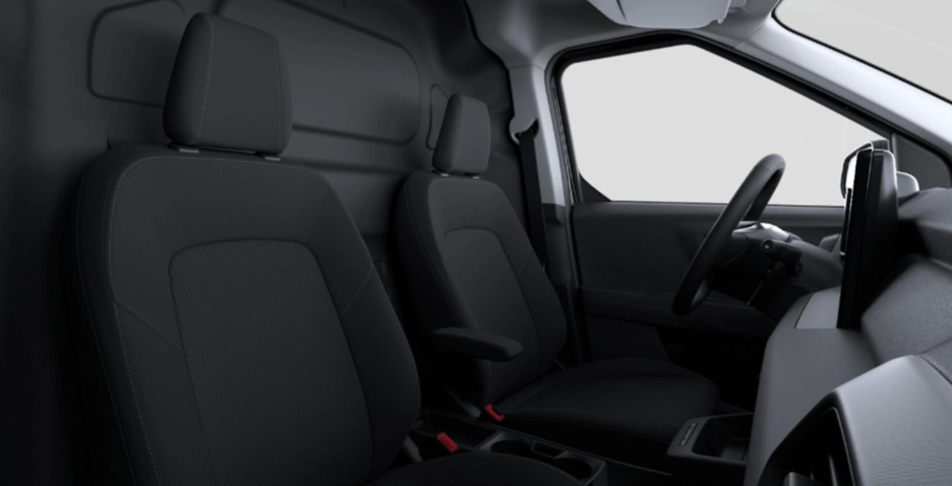 FORD Transit Courier Van Trend BEV 136cv Automatica interior delantera III 1 | Total Renting