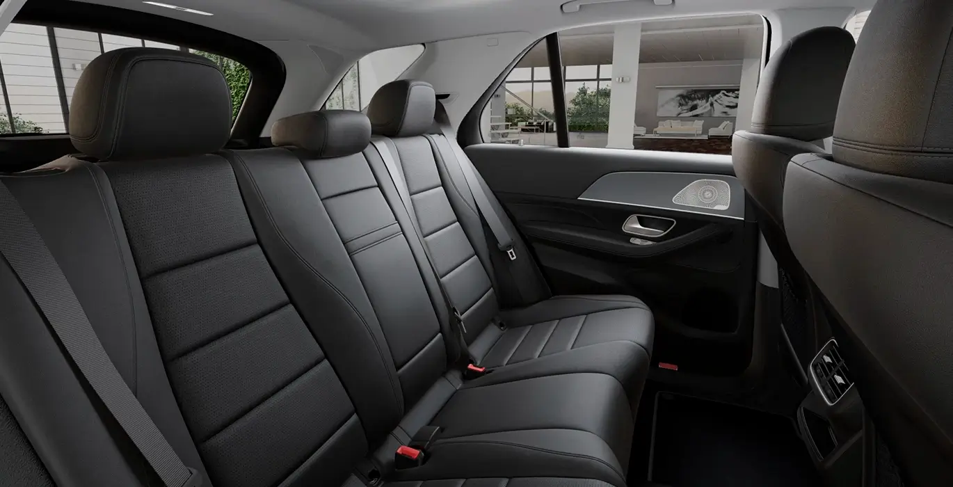 Mercedes Benz GLE 300d 4MATIC interior trasera | Total Renting