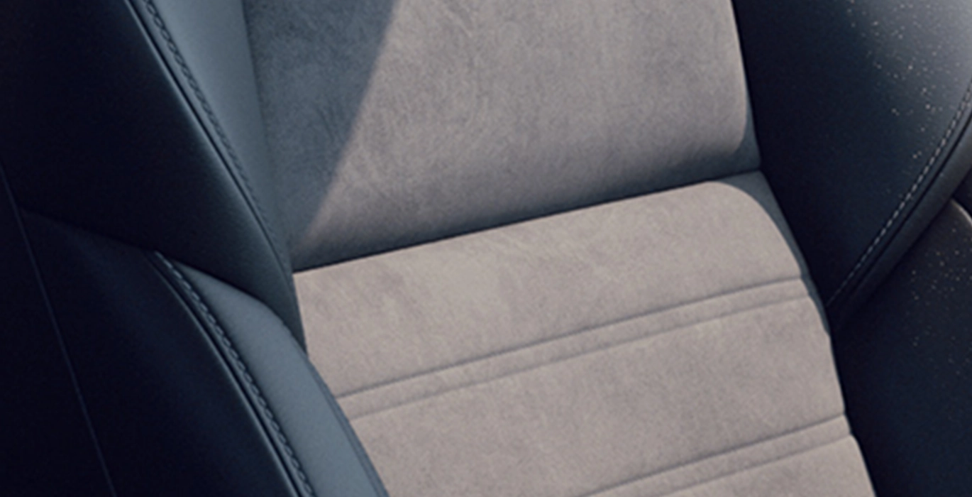 Mitsubishi Outlander PHEV Kaiteki 4WD 225kW asientos | Total Renting