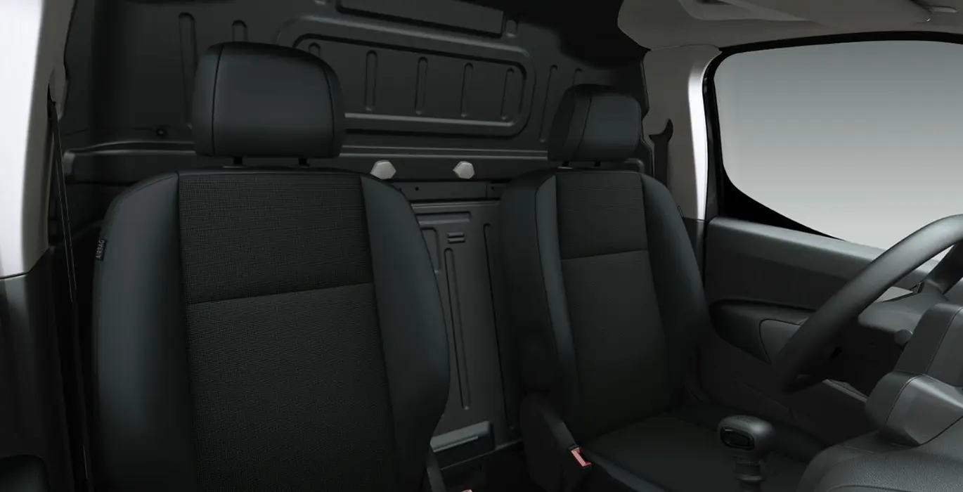 OPEL Combo Cargo L 650kg 1.5 SS interior delantera III | Total Renting