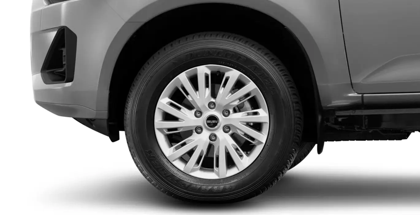 Isuzu D-MAX Crew N60BB+ 4x4 Doble Cabina II 3 Isuzu D MAX Crew N60BB 4x4 Doble Cabina rueda | Total Renting