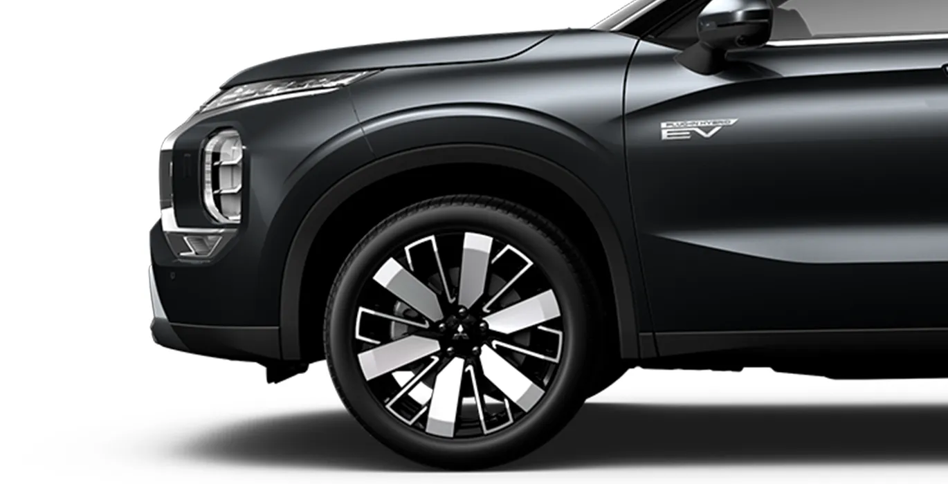 Mitsubishi Outlander PHEV Kaiteki 4WD 306CV rueda negro | Total Renting
