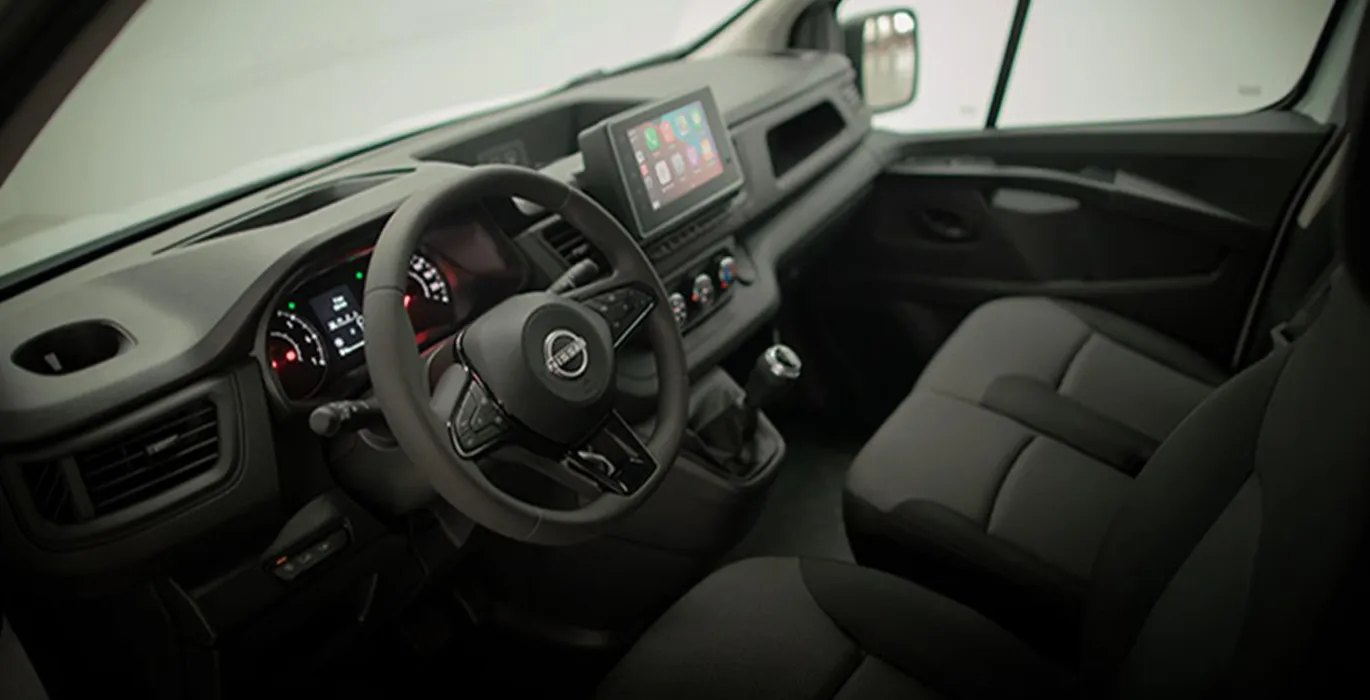 Nissan Primastar 2.0dCi 96kW 130CV L1H1 1T Acenta interior delantera II | Total Renting