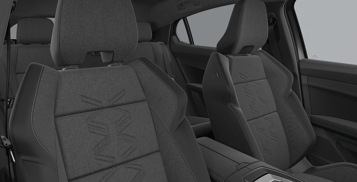 RENAULT RAFALE TECHNO E TECH FULL HYBRID interior trasera | Total Renting