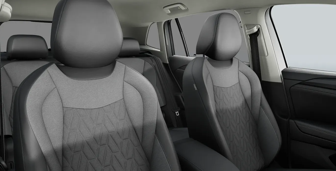 Volkswagen Tiguan Mas 1.5 eTSI DSG interior delantera II | Total Renting