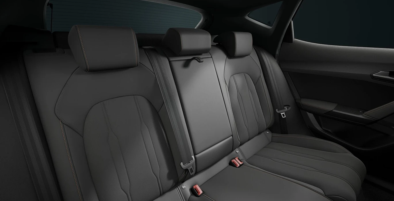 Cupra Formentor 1.5 TSI 110kW 150CV man interior trasera | Total Renting