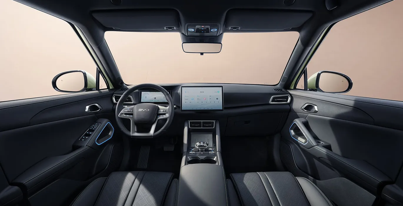 BYD ATTO 2 Comfort 4 BYD ATTO 2 Comfort interior delantera | Total Renting