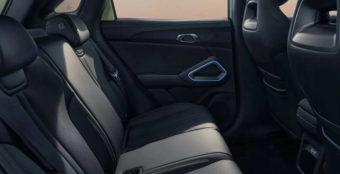 BYD ATTO 2 Comfort 6 BYD ATTO 2 Comfort interior trasera | Total Renting