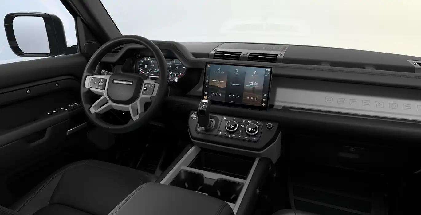 Land Rover Defender 3.0D I6 250S MHEV 4 Land Rover Defender 3.0D I6 250S MHEV interior delantera | Total Renting